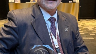Dr Alejandro Vázquez De Kartzow, médico oftalmólogo de Viña del Mar, recibió el premio a la prevención de la ceguera por retinopatía del prematuro, en América Latina